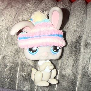 Littlest Pet Shop Bunny – Tan with Blue Eyes + Knit Hat